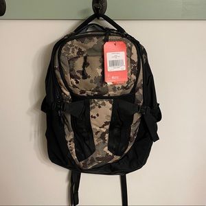 North face Recon Backpack Camouflage NWT